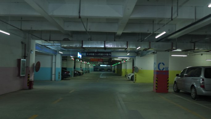地下车库 商圈停车场