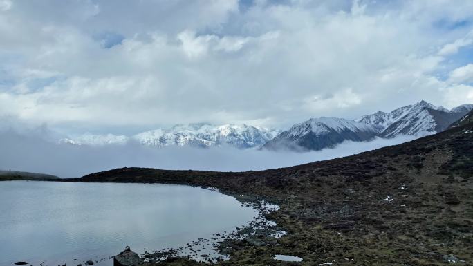 雪山云海