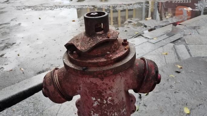 陈旧消防设施损坏的消防栓 老式的消防栓