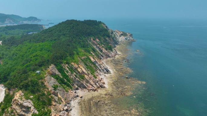 海岛悬崖山崖海水侵蚀岸边