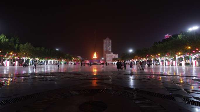 8K新疆和田地区和田市中心夜景团结广场