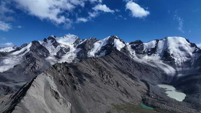 雪山群