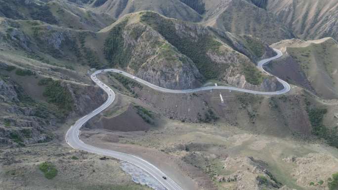 山谷河流  独库公路峡谷风光