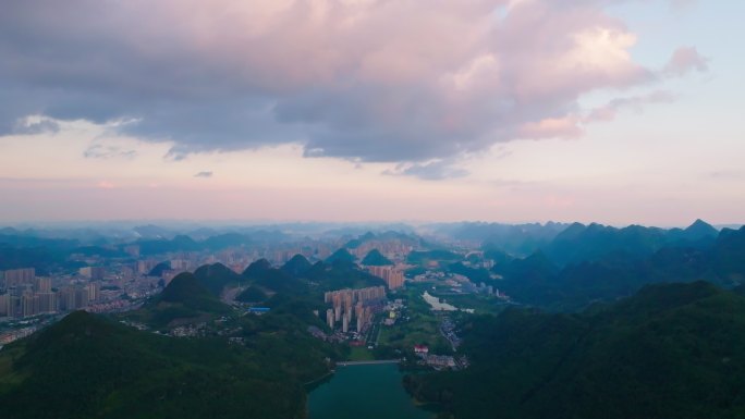 航拍六盘水瑶池黄昏