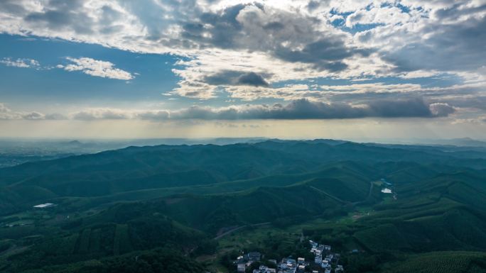 南宁青秀区古岳文化艺术村耶稣光航拍延时