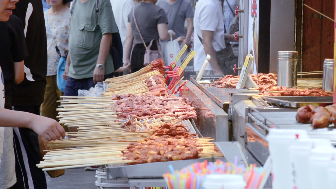 东门步行街美食街人流逛街人群实拍视频素材