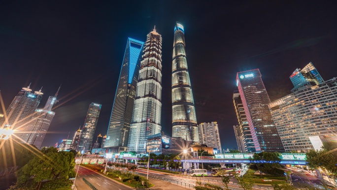 上海三件套夜景大范围