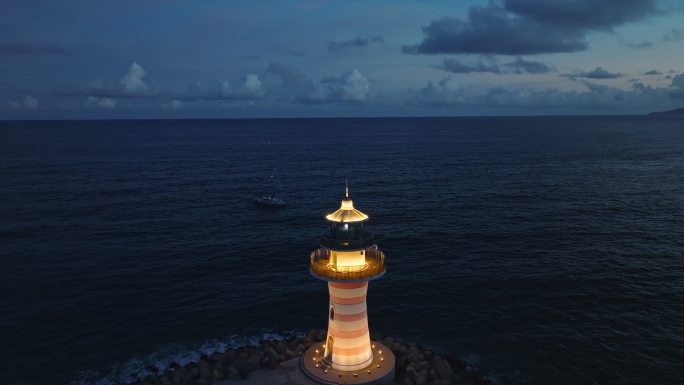 清水湾自由灯塔夜景
