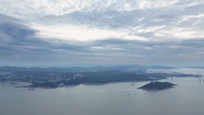 河流上的日落航拍