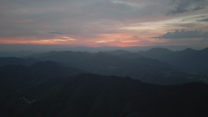 实拍 夕阳 大山