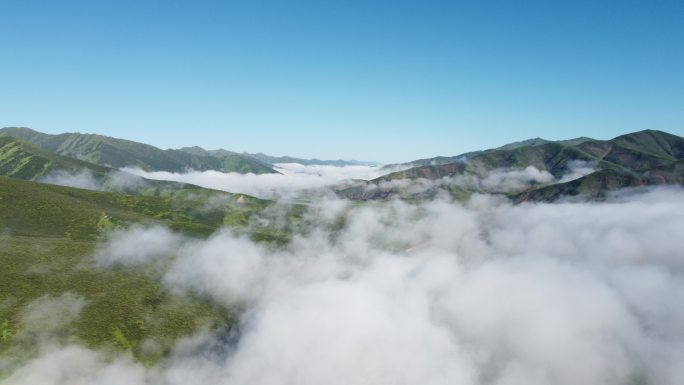 高原穿云航拍