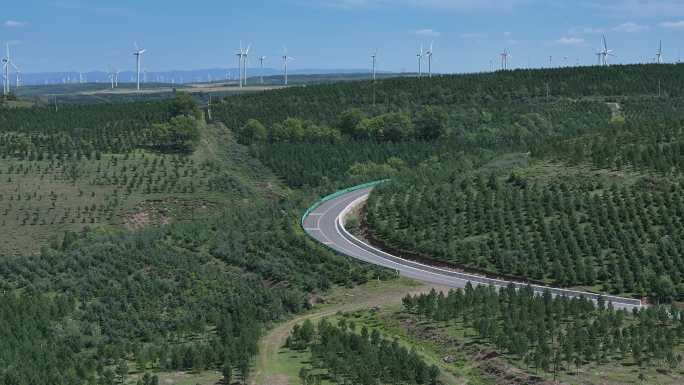 河北张家口草原天路航拍超清风车山间汽车