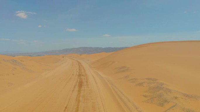 宁夏中卫沙坡头自然保护区沙漠公路