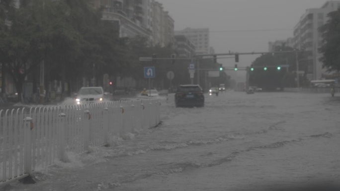 暴雨后多场景航拍地面城市内涝