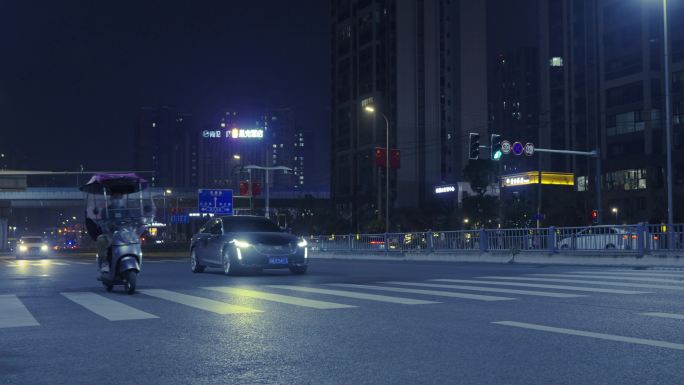 四川成都郫都区犀浦天河路街道夜景4K