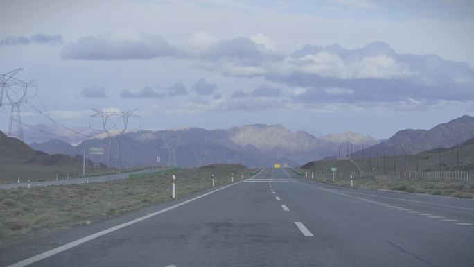 西北公路 沿途风景 开车第一视角