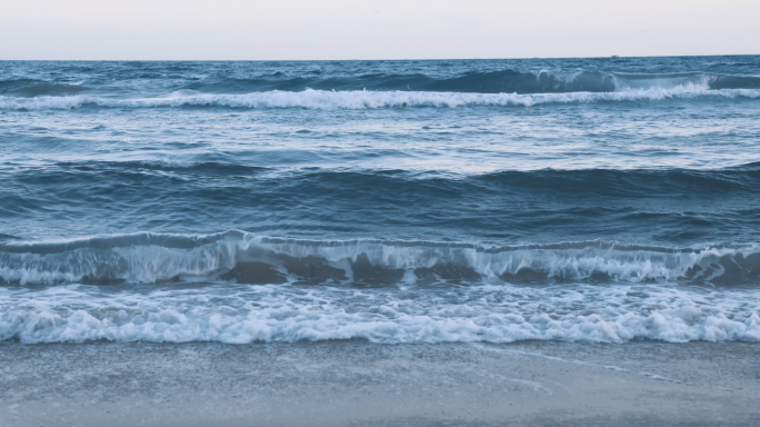 台风天汹涌海浪