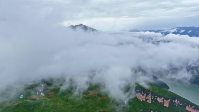 航拍重庆巫山巫峡云海