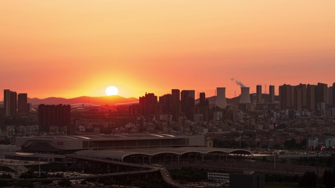 大连市北站高铁站夕阳晚霞长焦延时