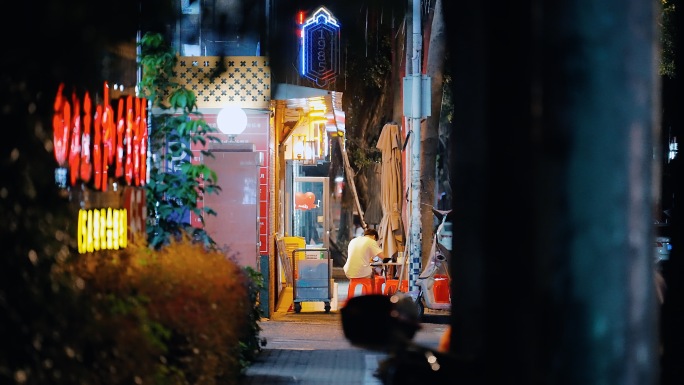 晚上空镜忙碌生活城市夜生活城市灯光街道