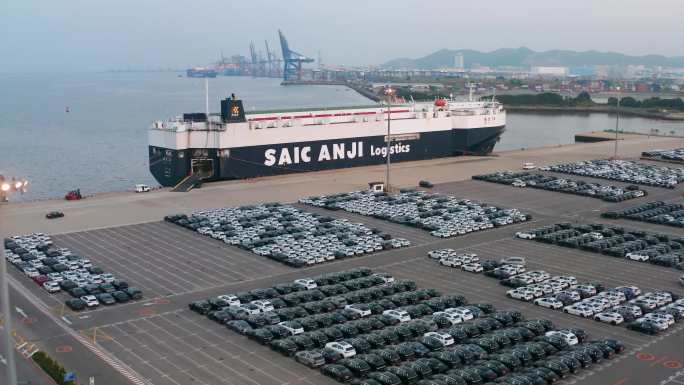 4K航拍汽车码头港物流运输港口进口出口
