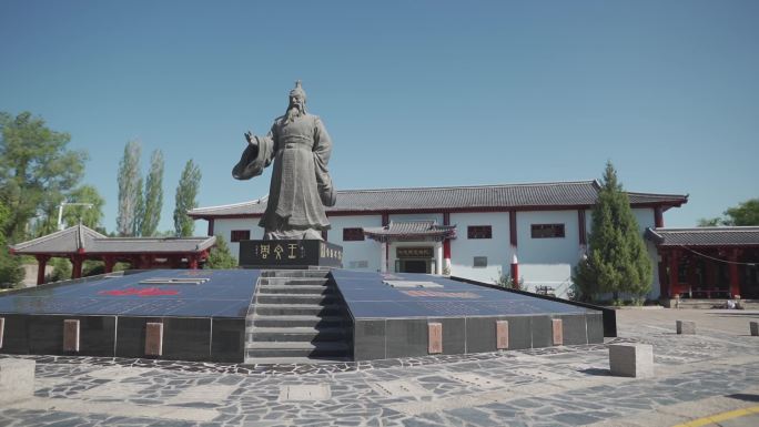 新疆特克斯八卦公园雕像