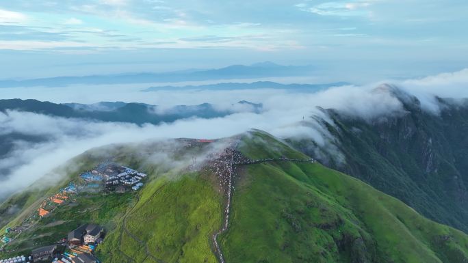 大气山峰森林航拍山川云海山脉壮丽山河风光