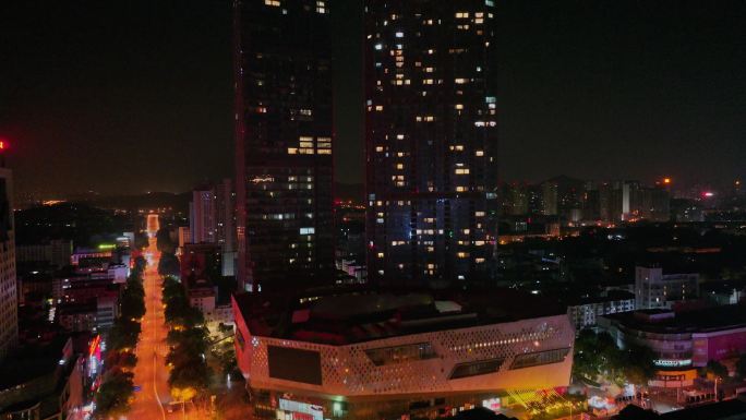 4k航拍镇江苏宁大厦楼宇夜景灯光街道车流