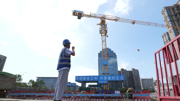 建筑工地塔吊指挥钢筋切断安全标识等