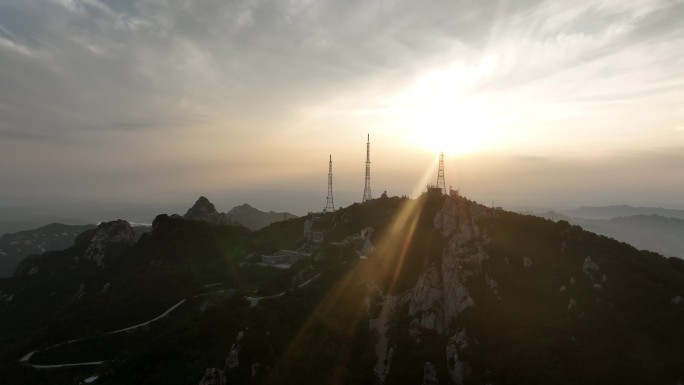 山东省胶东半岛最高峰昆嵛山泰礡顶夕阳晚霞