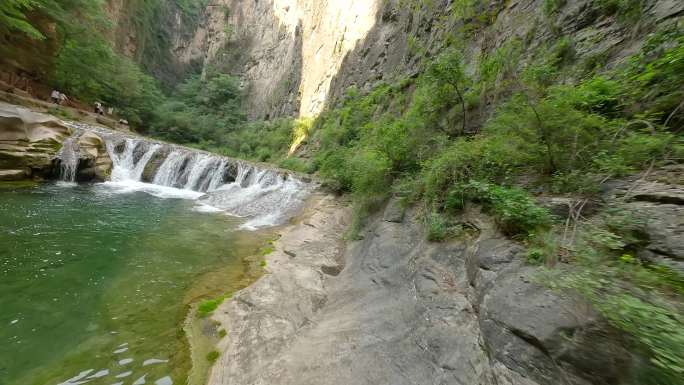 穿越机航拍太行山八泉峡峡谷山水自然景观