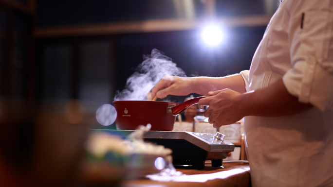 厨师烹饪美食