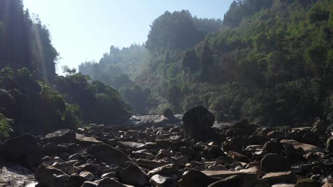 干涸的河床 水蒸发 干旱土地