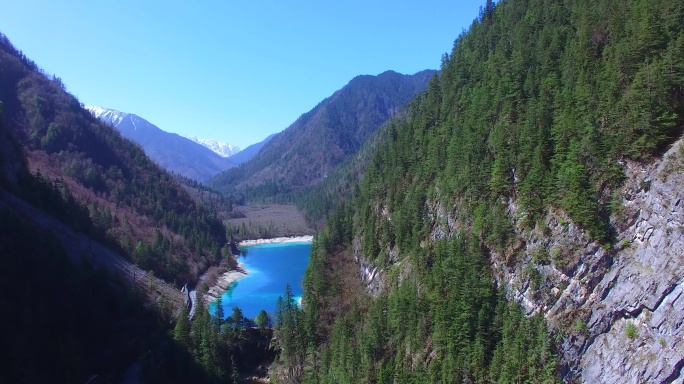 四川阿坝州漳扎镇九寨沟风景区镜海航拍4K