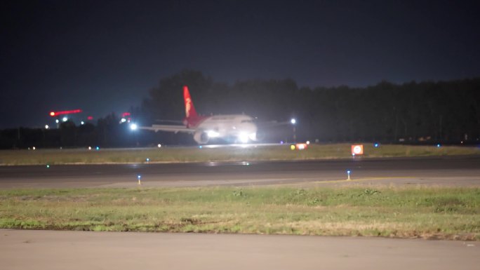 4K50P 近距离夜晚飞机降落深圳航空