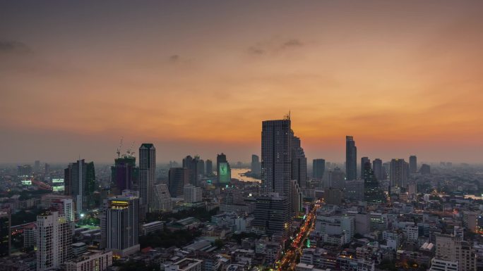 曼谷日落到夜晚屋顶顶部城市景观全景时间流逝泰国