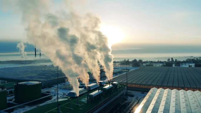 现代工厂的工业管道。排放、生态问题概念.