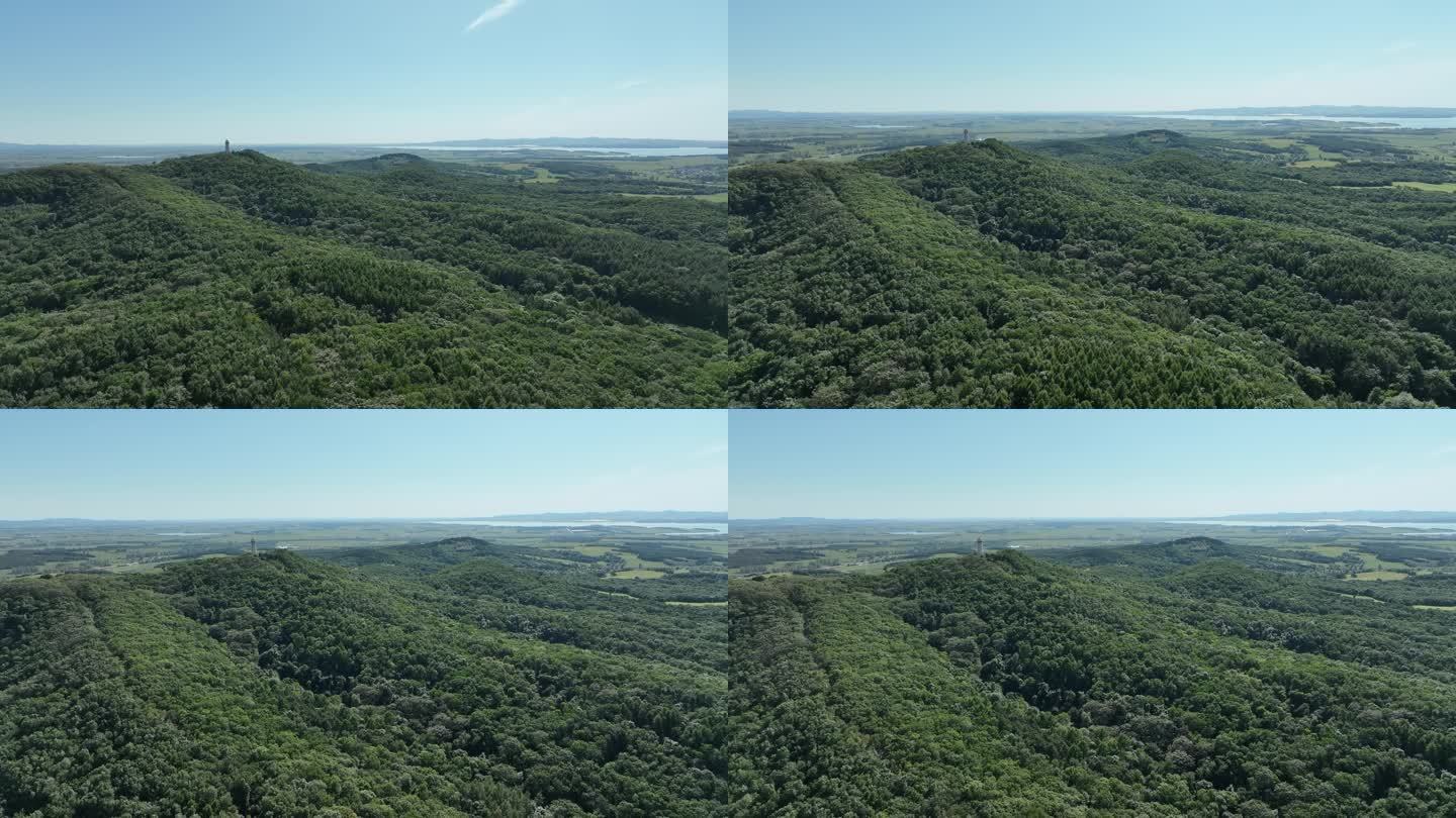 实拍航拍山顶瞭望塔好看森林风景