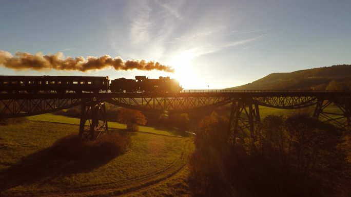 蒸汽机车是过桥
