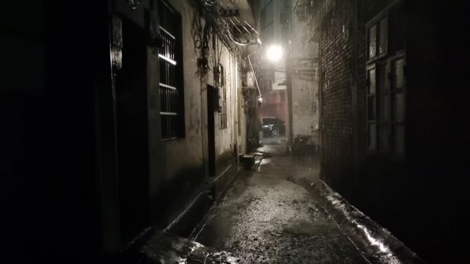 雨夜城市衔巷暴雨倾盆小巷大雨滂沱雨巷雨景