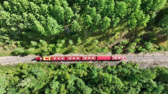 航拍森林小火车旅游列车