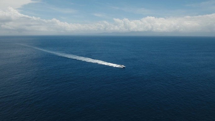 海上摩托艇，鸟瞰图。印度尼西亚，巴厘岛