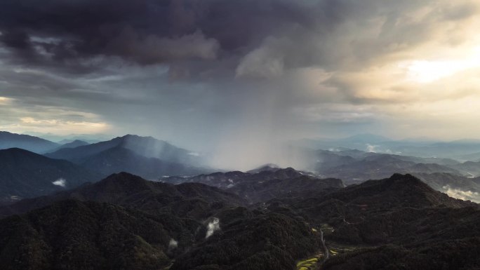 4K航拍局部暴雨