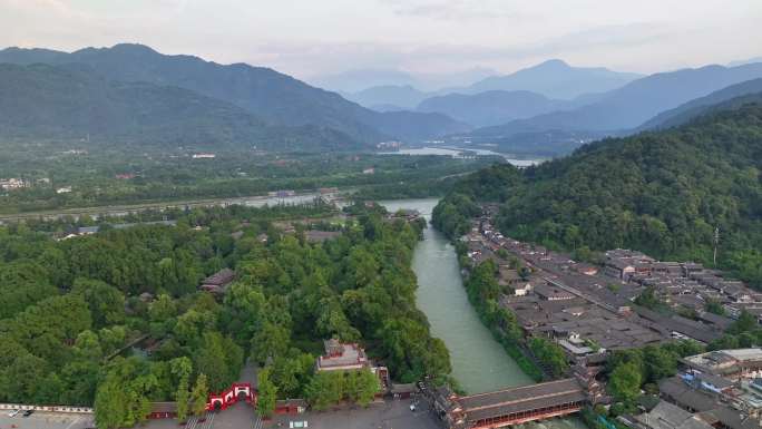 航拍清晨四川成都都江堰岷江城市风光