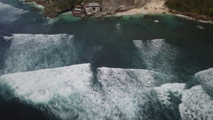 印度尼西亚巴厘岛的苏鲁班海滩度假村和景观