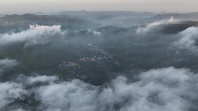 水墨山水画山区航拍