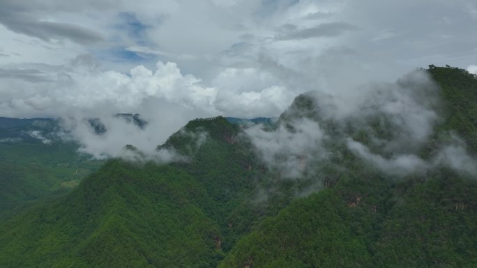 航拍云雾山