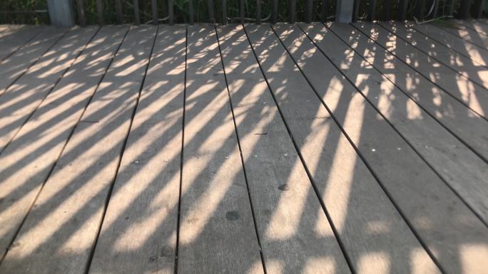 护栏 木地板 影子
