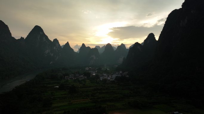 桂林 阳朔 九马画山 自然风光 日落