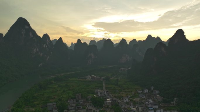 桂林 阳朔 九马画山 自然风光 日落